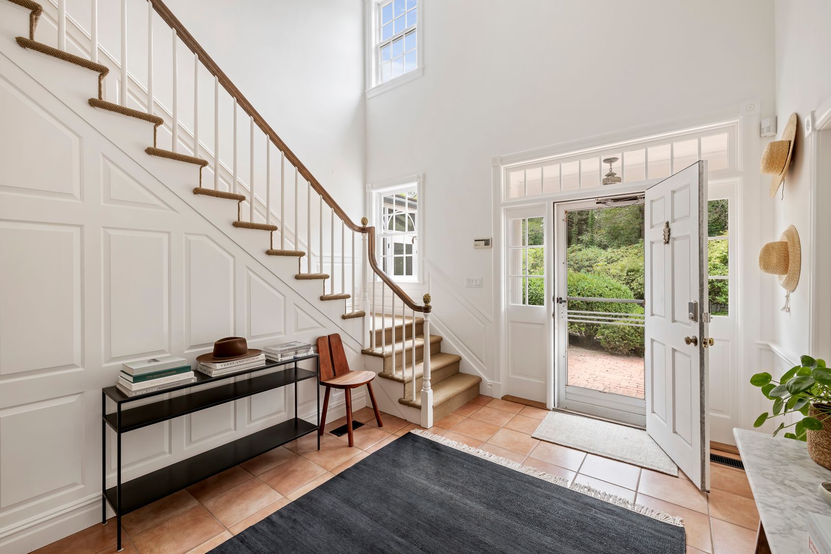  Welcome to 464 Old Stone Highway