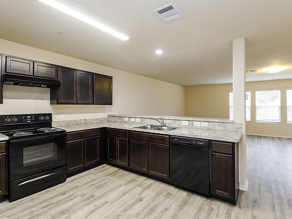 5th image of 5121 Lost Oak Dr