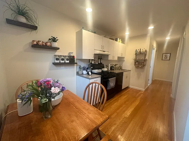 332 Bunker Hill St #1 — Photo 3