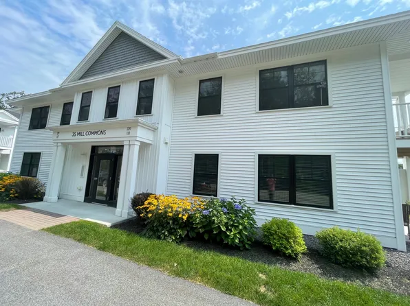 35 Mill Commons Dr #220, Scarborough, ME 04074