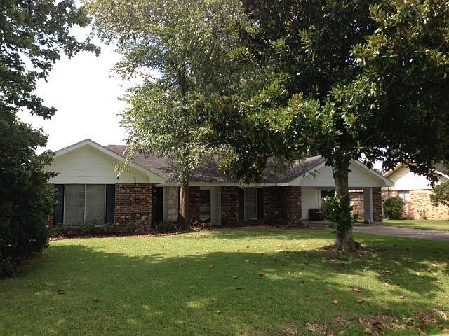 1st image of 1413 W Autumnwood Ln