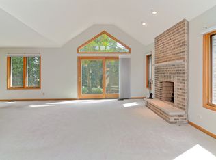 5541 Durand Dr, Downers Grove, IL 60515