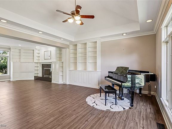 5th image of 6164 Tourelle Dr