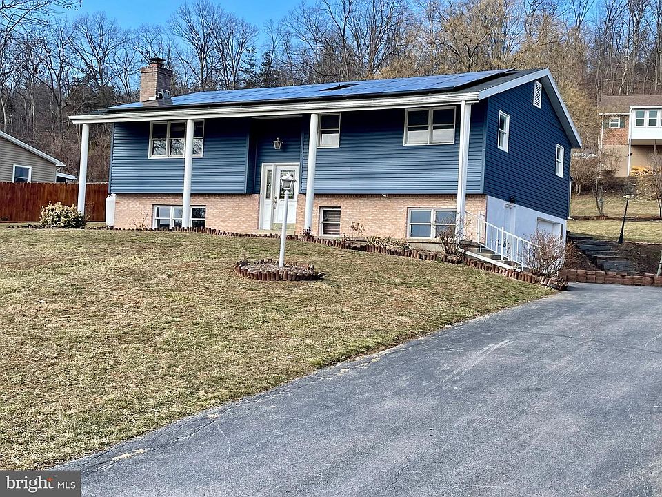 1st image of 545 Summit Dr
