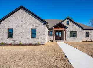 1400 Ronnie Weaver Dr, Conway, AR 72034