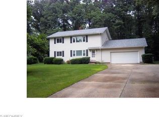 1953 Conwill Rd, Stow, OH 44224