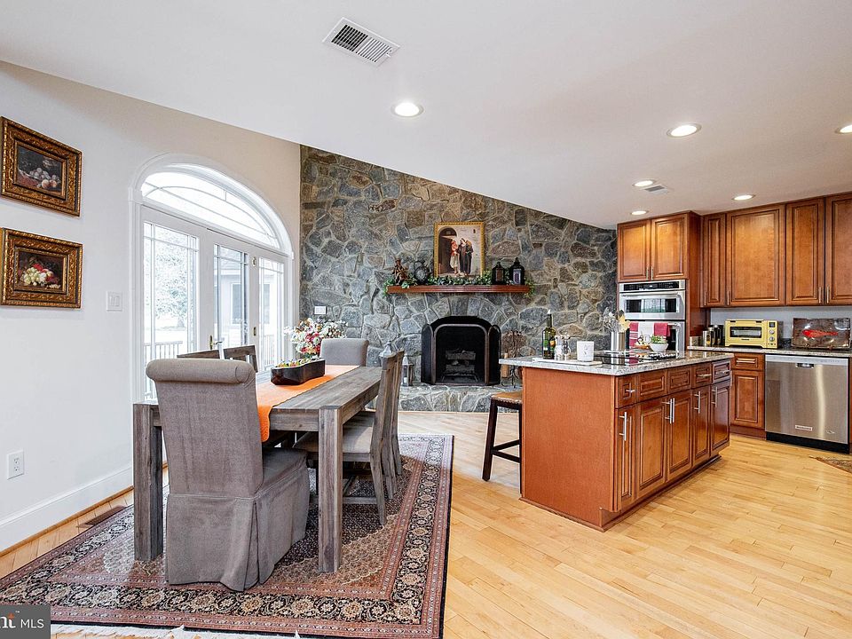 2511 Hunter Mill Rd, Oakton, VA 22124 Zillow
