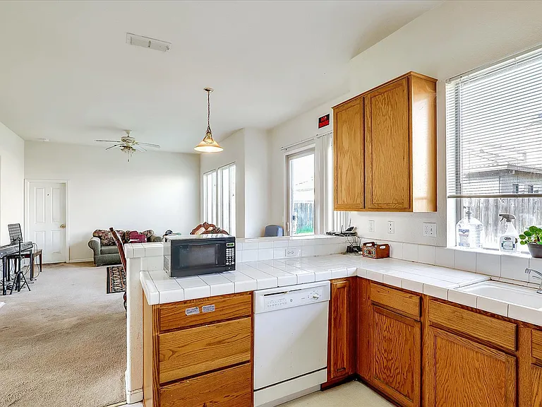 2107 Expedition Way — Photo 38