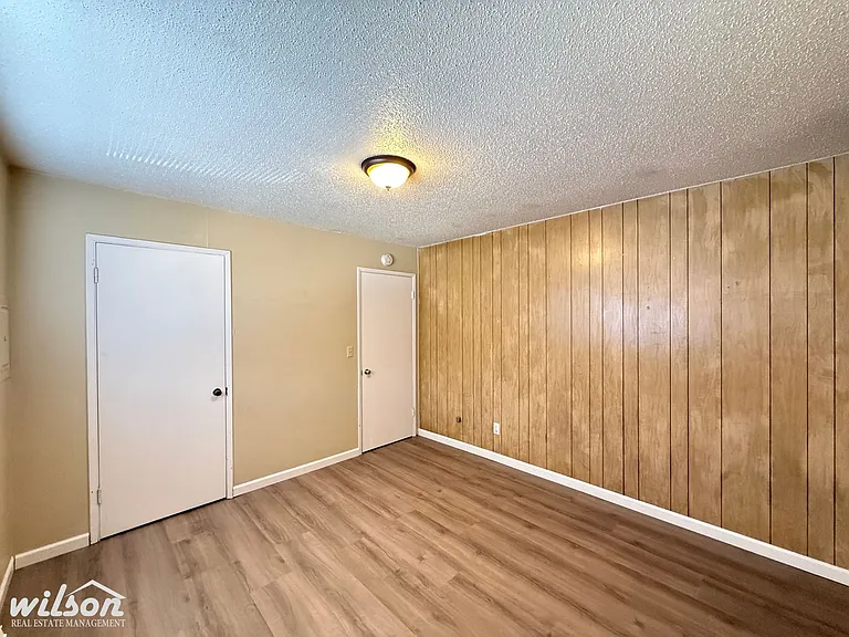 208 N 6th St — Photo 17