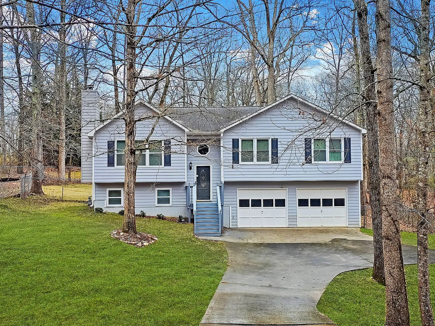 Charming 4BR/3BA Split-Level Retreat on a Secluded Wooded Lot in Hiram — Photo 3
