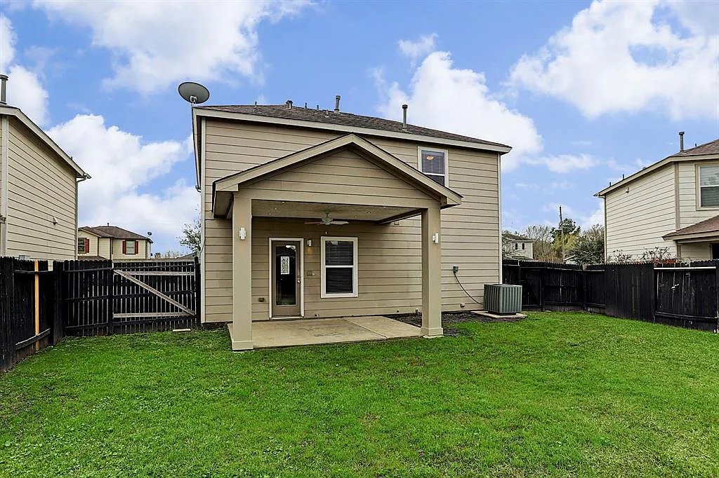 3 bed, 1442 sqft, $1,750 — Photo 2