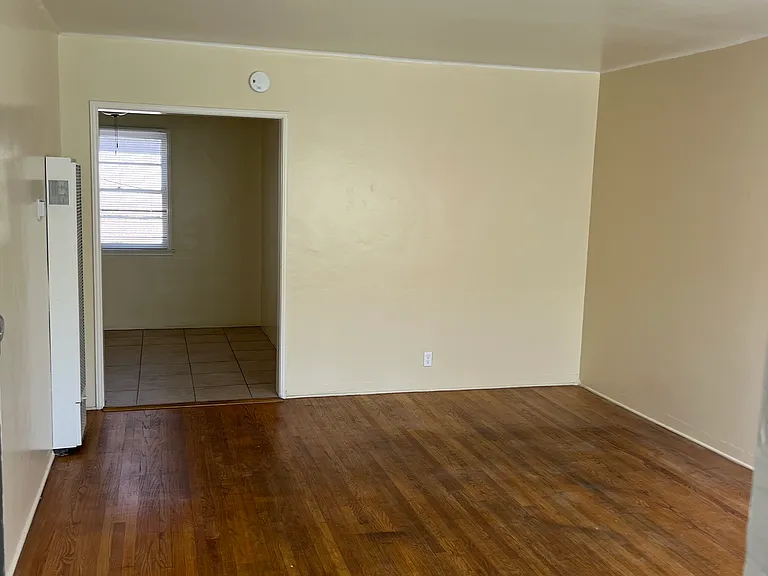 2417 Magnolia Ave #6 — Photo 7