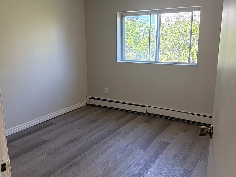 350 Regina St N #302 — Photo 15