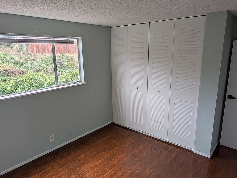 204 Catalina Ave — Photo 4