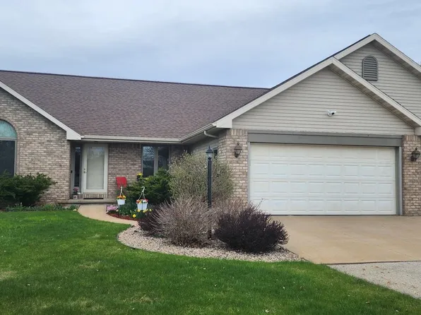 N1347 Westgreen Dr, Greenville, WI 54942