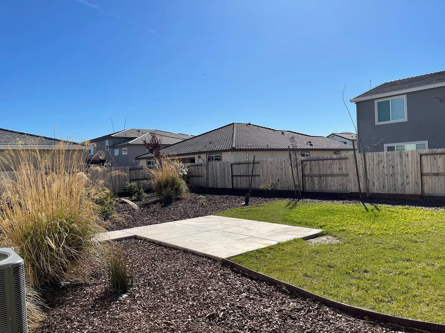4 bed, 2838 sqft, $3,300 — Photo 2