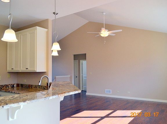 5th image of 691 Flagg Ln