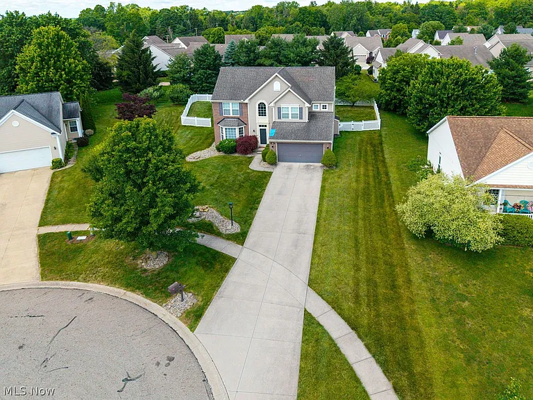 3876 Bosworth Dr — Photo 32