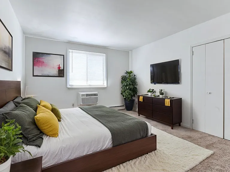 Oak Terrace Apartments — Photo 8