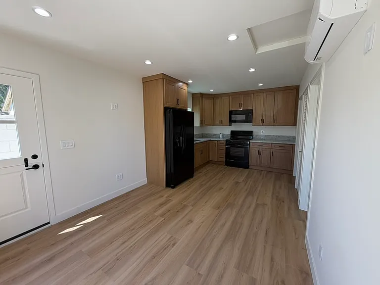 6655 Sale Ave #ADU — Photo 2