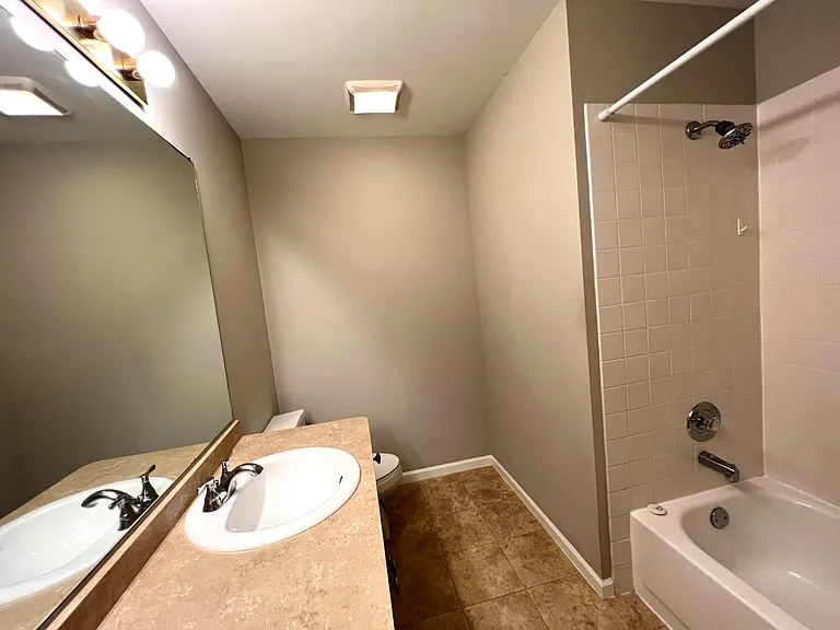 1214 Ballantrae Pl #E — Photo 9