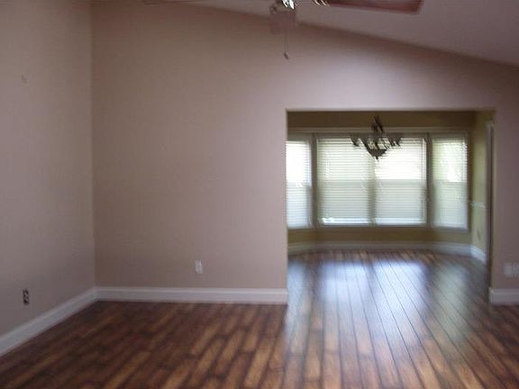 5th image of 504 Black Ironwood Dr