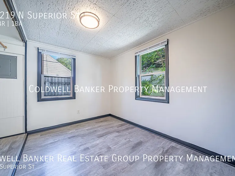 2219 N Superior St — Photo 7