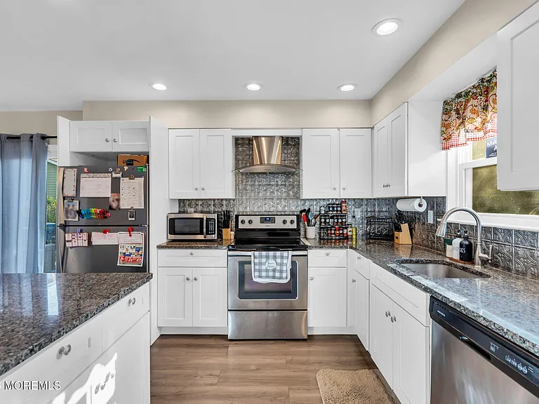 601 Sandra Dr — Photo 16