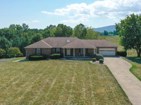 286 Cranberry Dr, Stuarts Draft, VA 24477