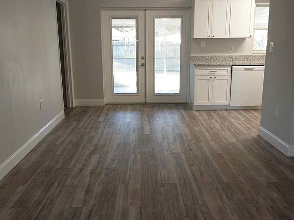 4th image of 1159 Dolphin Dr
