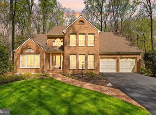 6823 Brimstone Ln, Fairfax Station, VA 22039