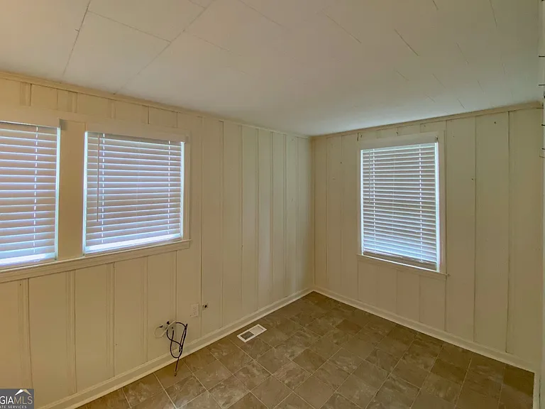 215 Pennsylvania Ave — Photo 15