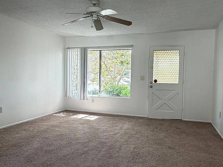 2702 W Aurora St — Photo 6