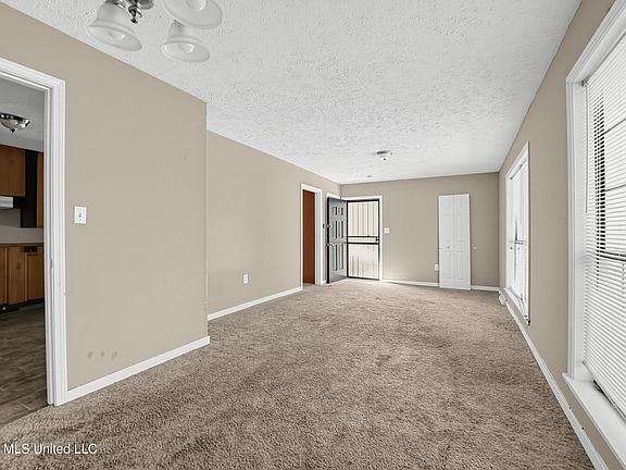 3rd image of 2722 Pinedale St
