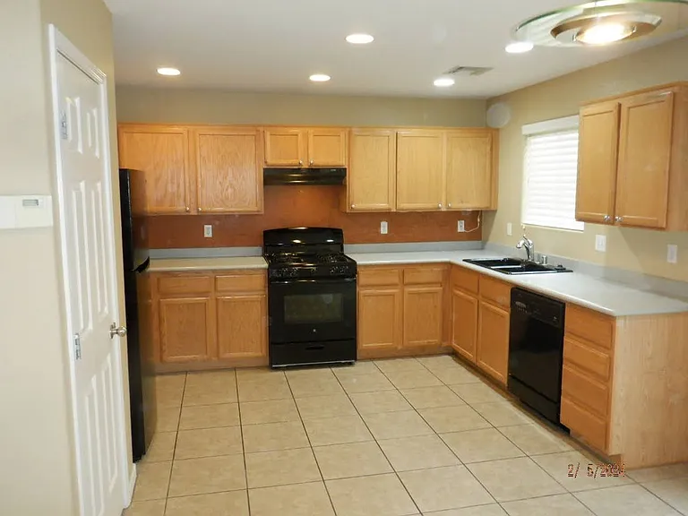 7920 Windhamridge Dr — Photo 6