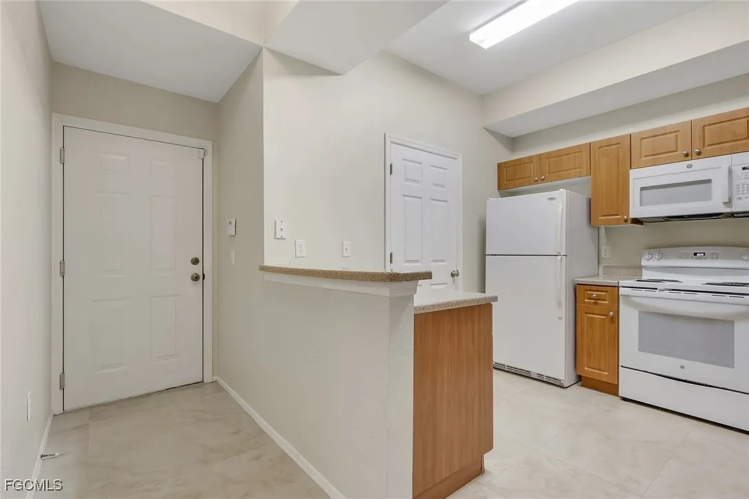 2 bed, 2.0 bath, 1025 sqft, $1,400 — Photo 2