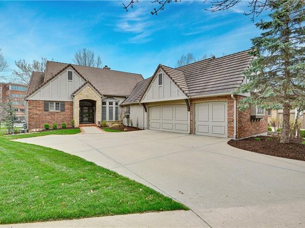 11349 Buena Vista St, Leawood, KS 66211