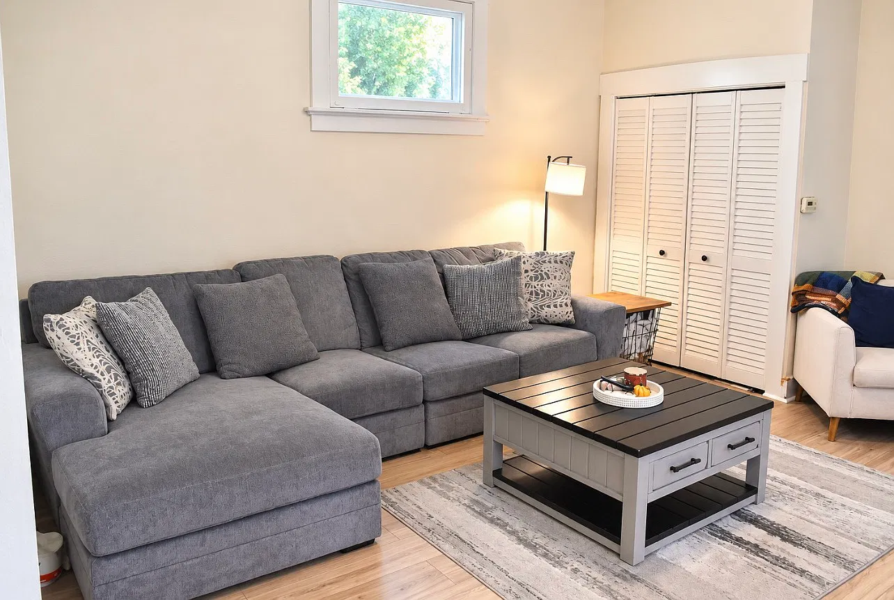 216 Covington Ave — Photo 3