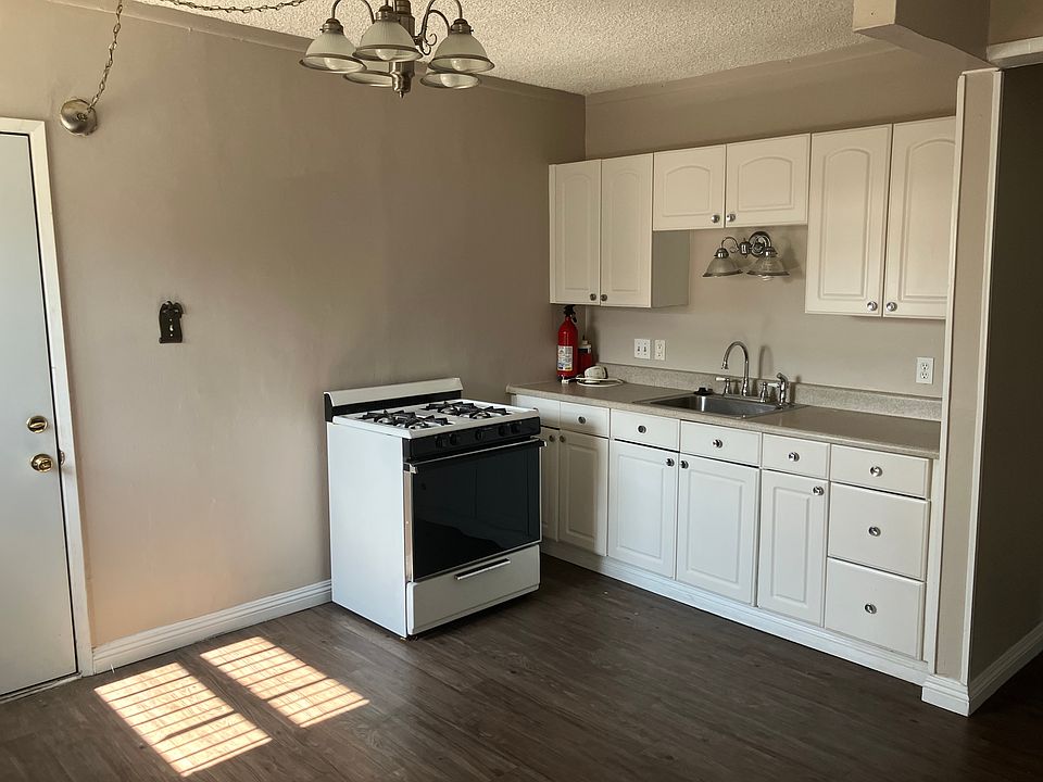 Kitchen with dining area