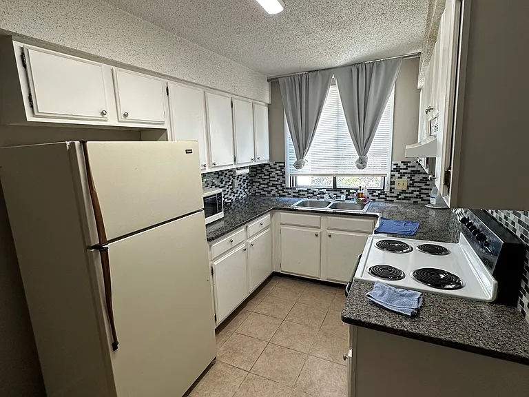 505 Running Brook Rd — Photo 3