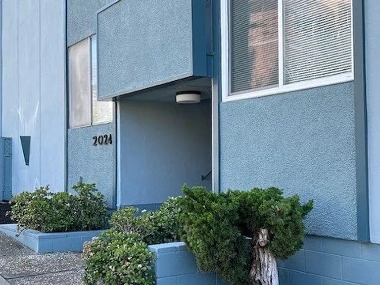 2024 Vine St — Photo 1