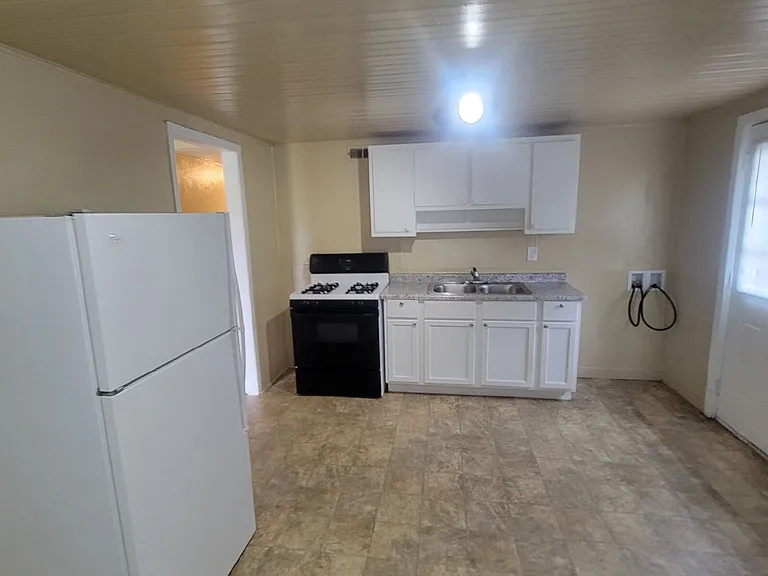 1232 Cameron St — Photo 6