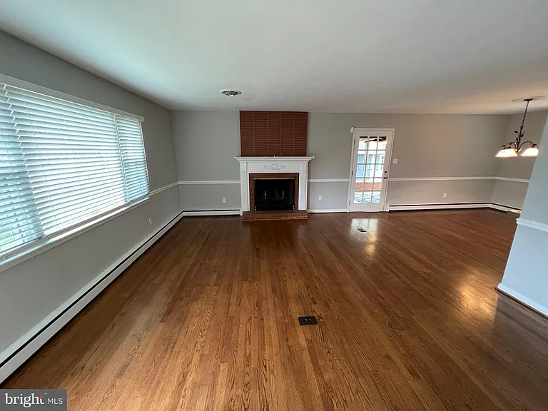 800 Severn Dr — Photo 4