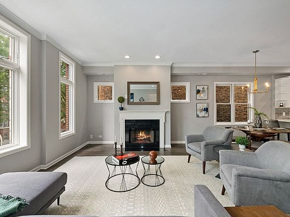 3rd image of 540 W Oakdale Ave APT 2W
