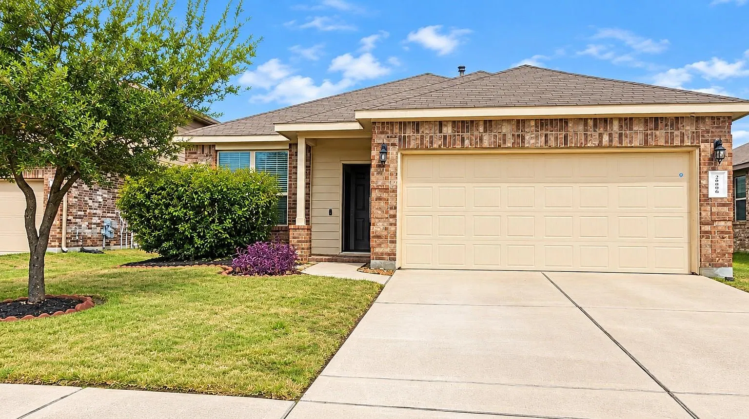 3 bed, 2.0 bath, 1740 sqft, $2,000 — Photo 1