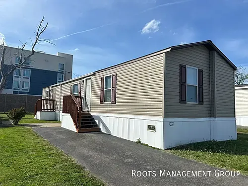 228 Riviera Courts Dr Photo 1