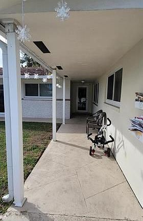 4th image of 451 SE 1st Ave #B