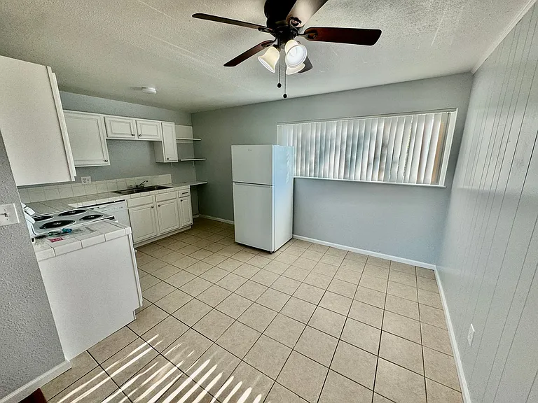 7734 Brentwood Dr — Photo 4