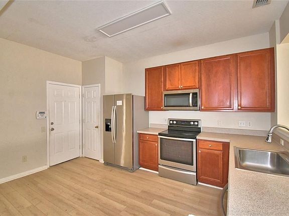 5th image of 3151 Sinclair St Unit 104
