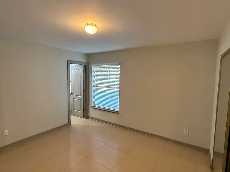 11725 Monogram Ave — Photo 23